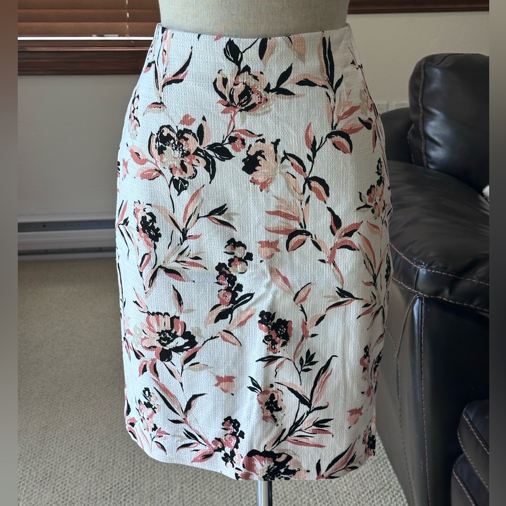 White House Black Market Brown Red Pencil Skirt